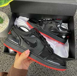 nike SB dunk black red sneakers